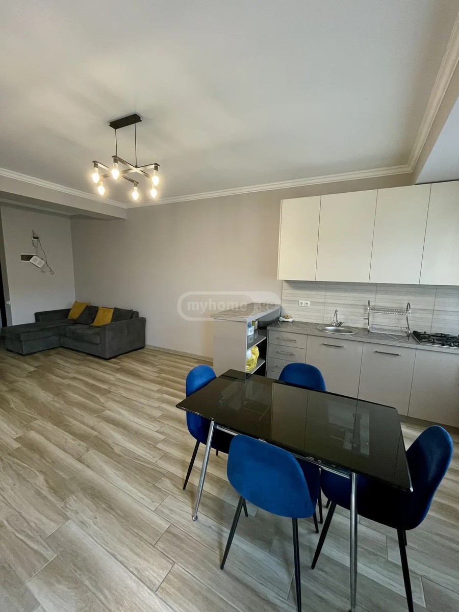 კოსმონავტების სანაპ. 3 - 2 rooms