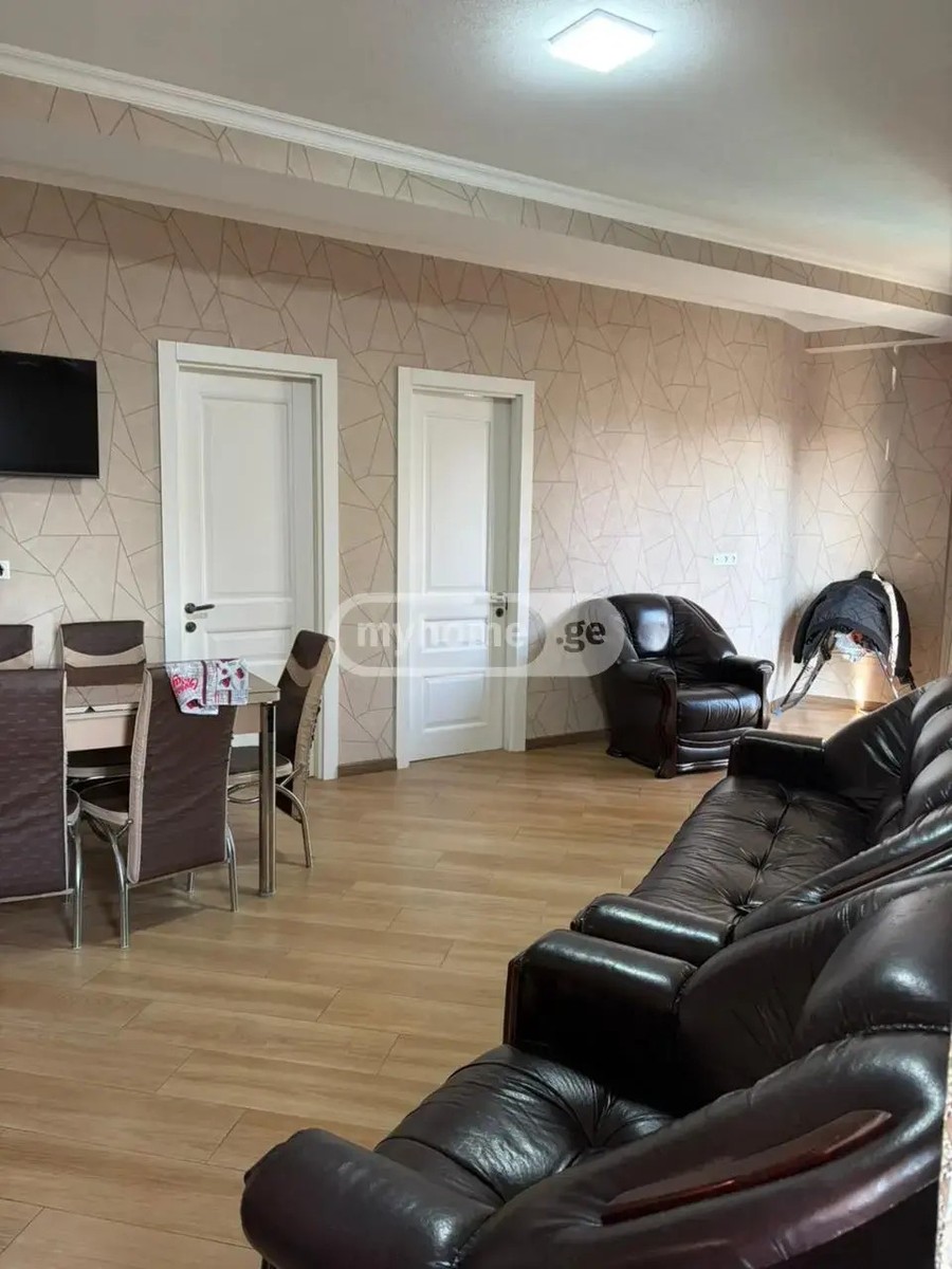 აღმაშენებლის გამზ.  - 3 rooms