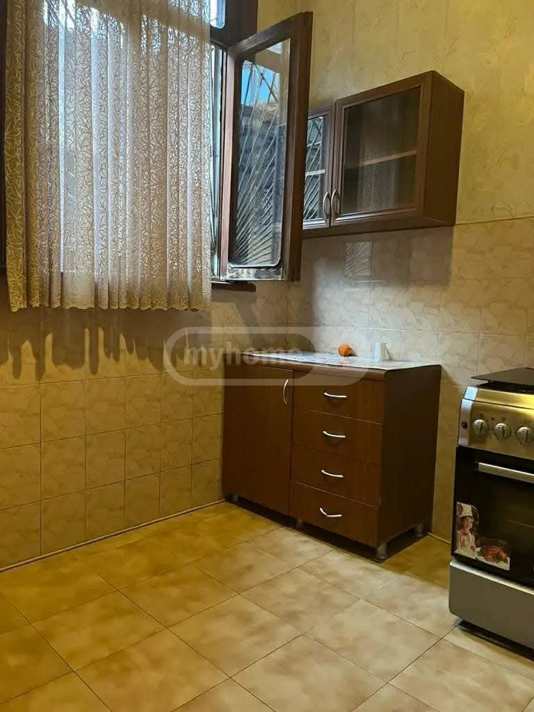 გაპონოვი ბ. ქ. 28 - 3 rooms