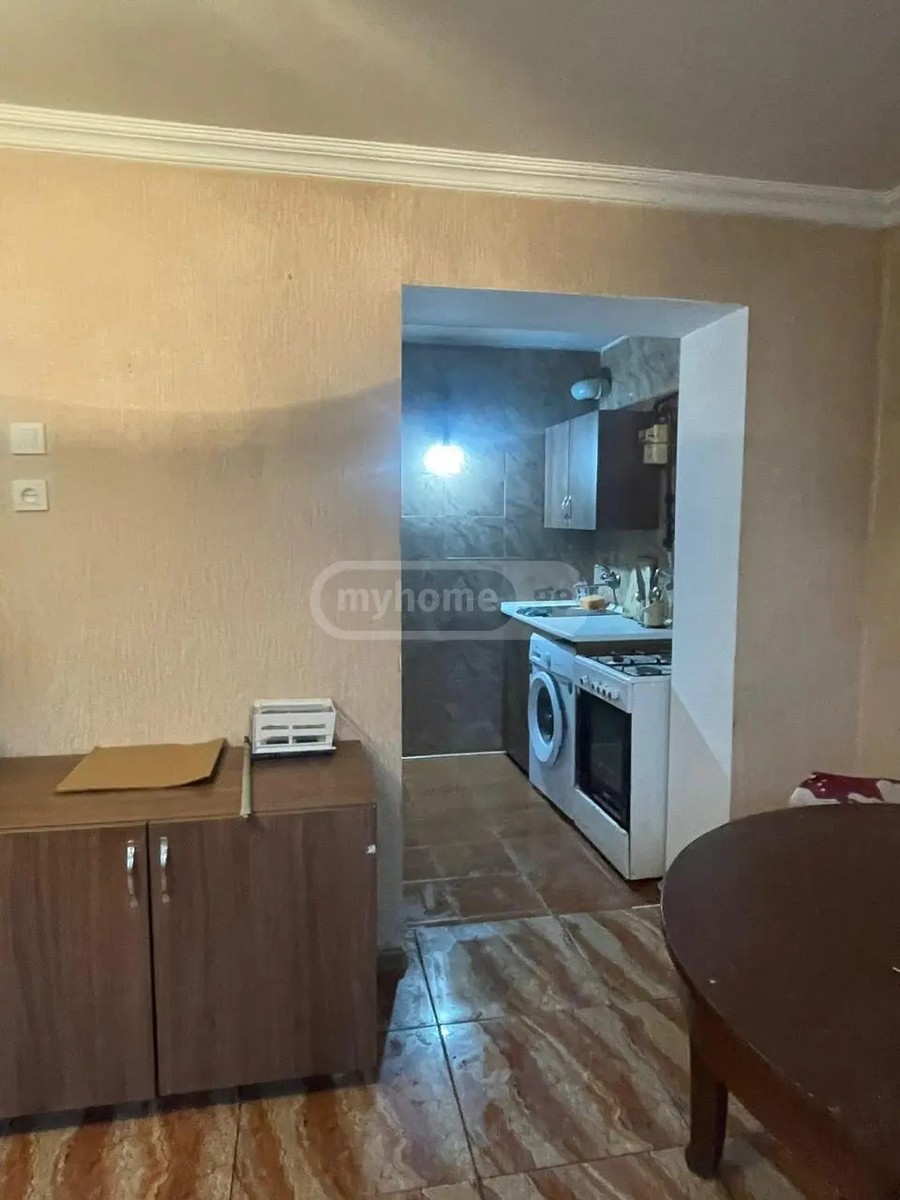 თამარ მეფის ქ. 81 - 4 rooms