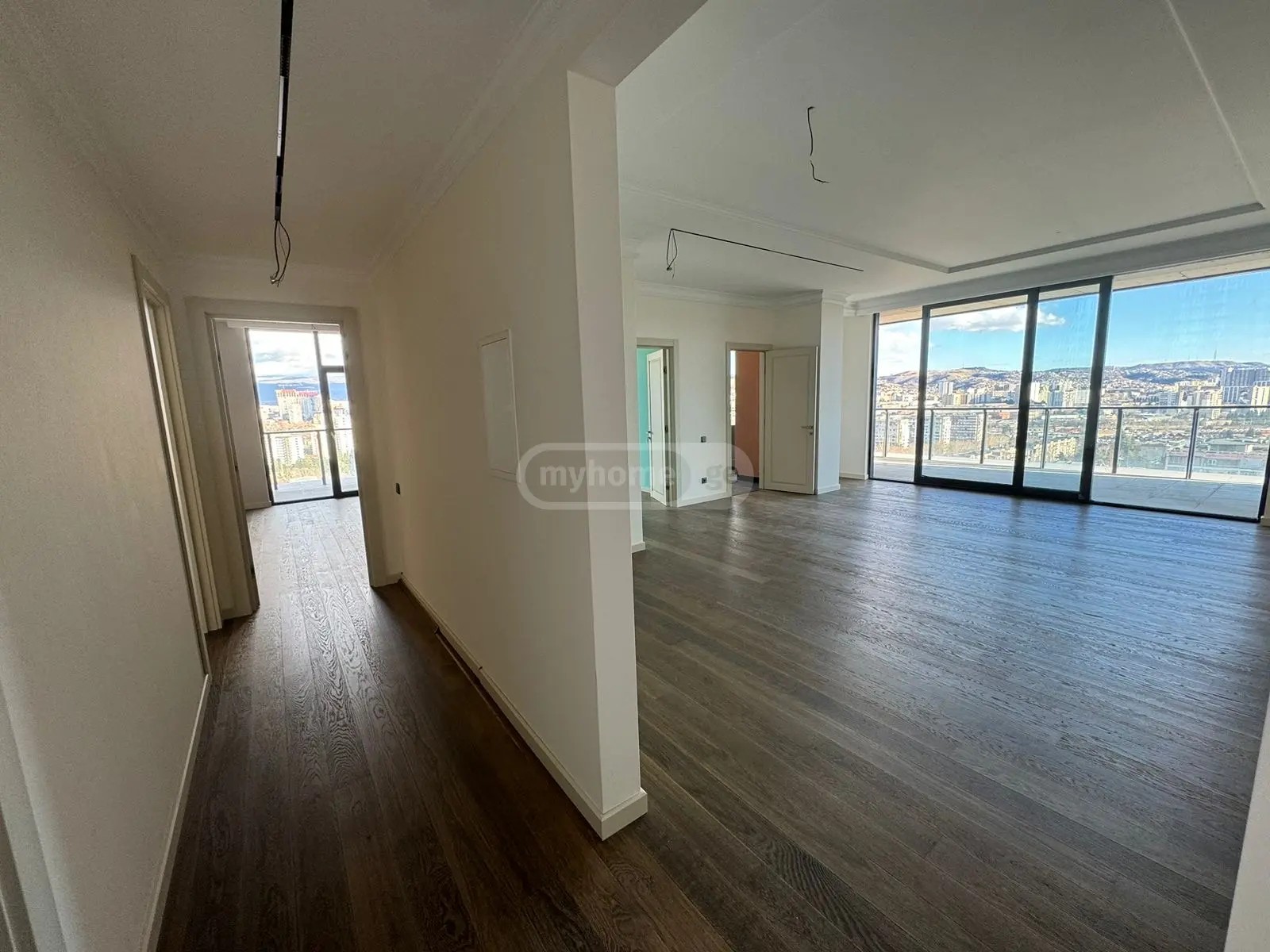 მარშალ გელოვანის გამზ. 53ა - 5 rooms