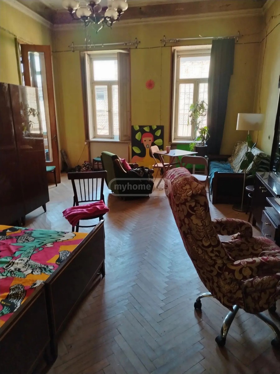 წინამძღვრიშვილი მ. ქ. 176 - 3 rooms