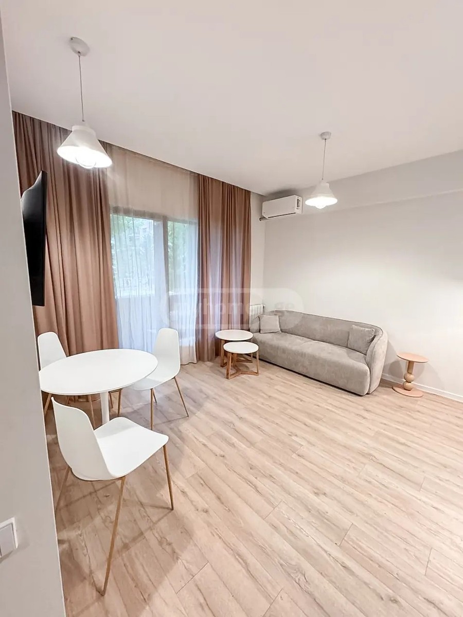 უნივერსიტეტის ქ. 10 - 3 rooms