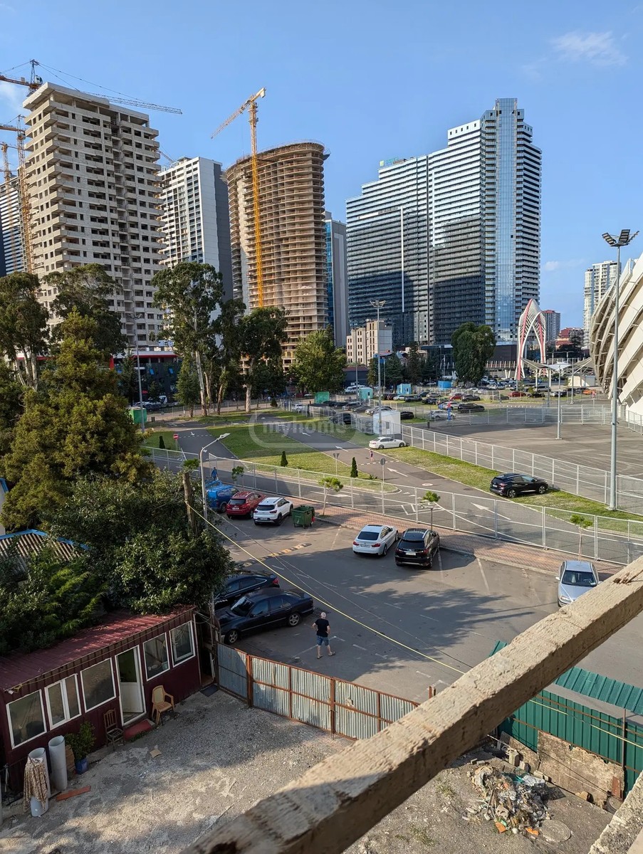 გუდიაშვილი ლ. ქ. 8 - 3 rooms