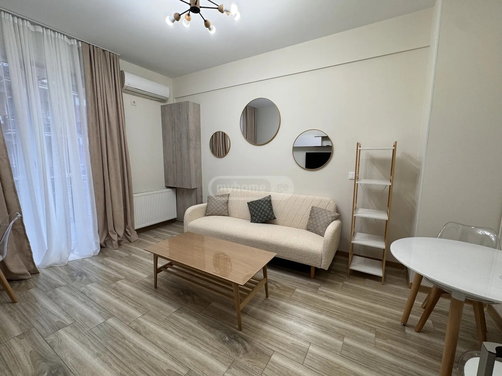 პოლიტკოვსკაია ა. ქ. (ჯიქია) 3 - 2 rooms