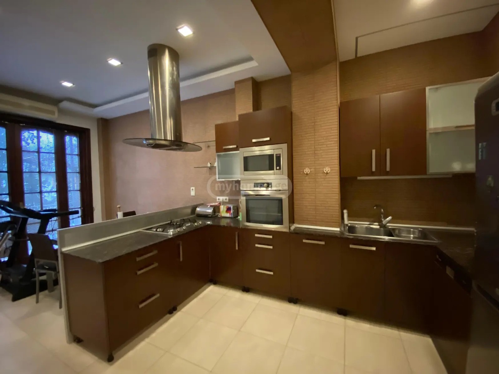 ვაჟა-ფშაველას II შეს.  - 5 rooms