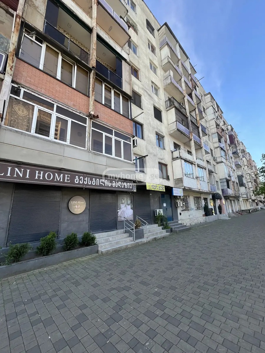 აღმაშენებლის გამზ. 127 - 1 rooms