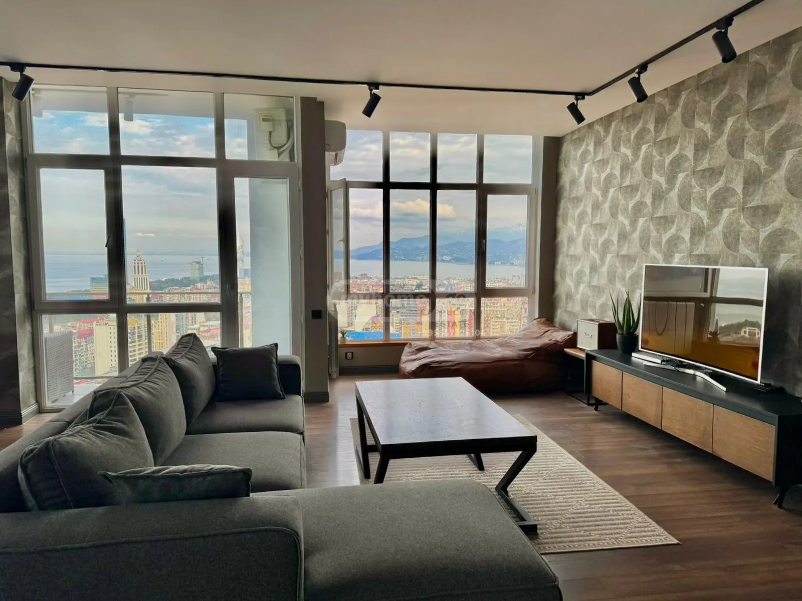 აბუსერიძე ტ. ქ. 5 - 2 rooms