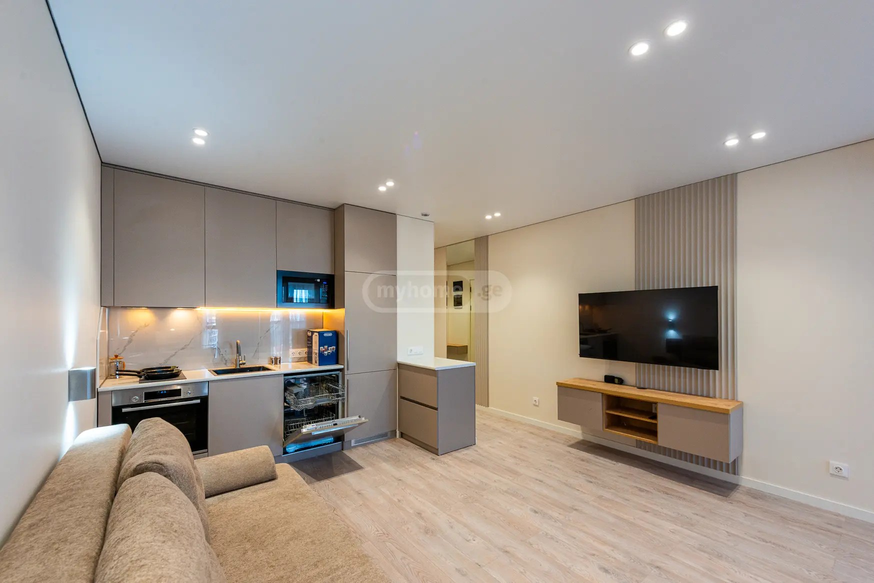 აბუსერიძე ტ. ქ. 13 - 2 rooms