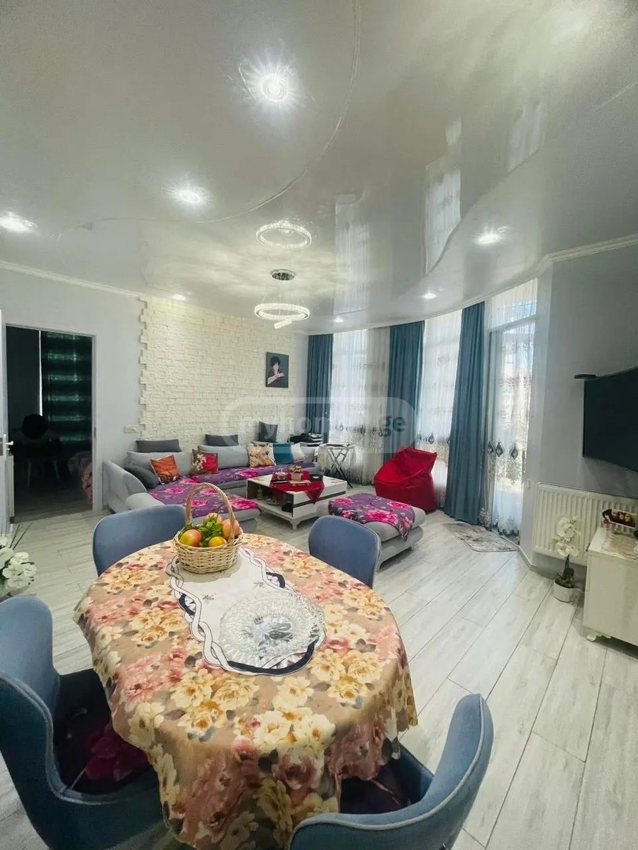 აბუსერიძე ტ. ქ. 5 - 4 rooms