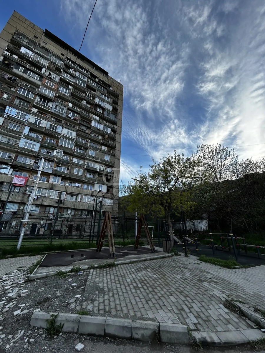 ბროწეულის ქ. 41 - 4 rooms