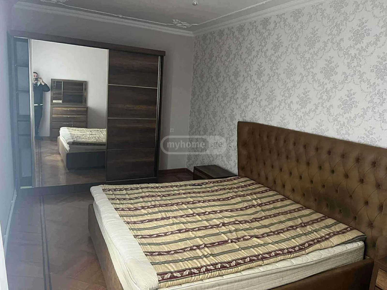 სულხან-საბას გამზ.  - 3 rooms