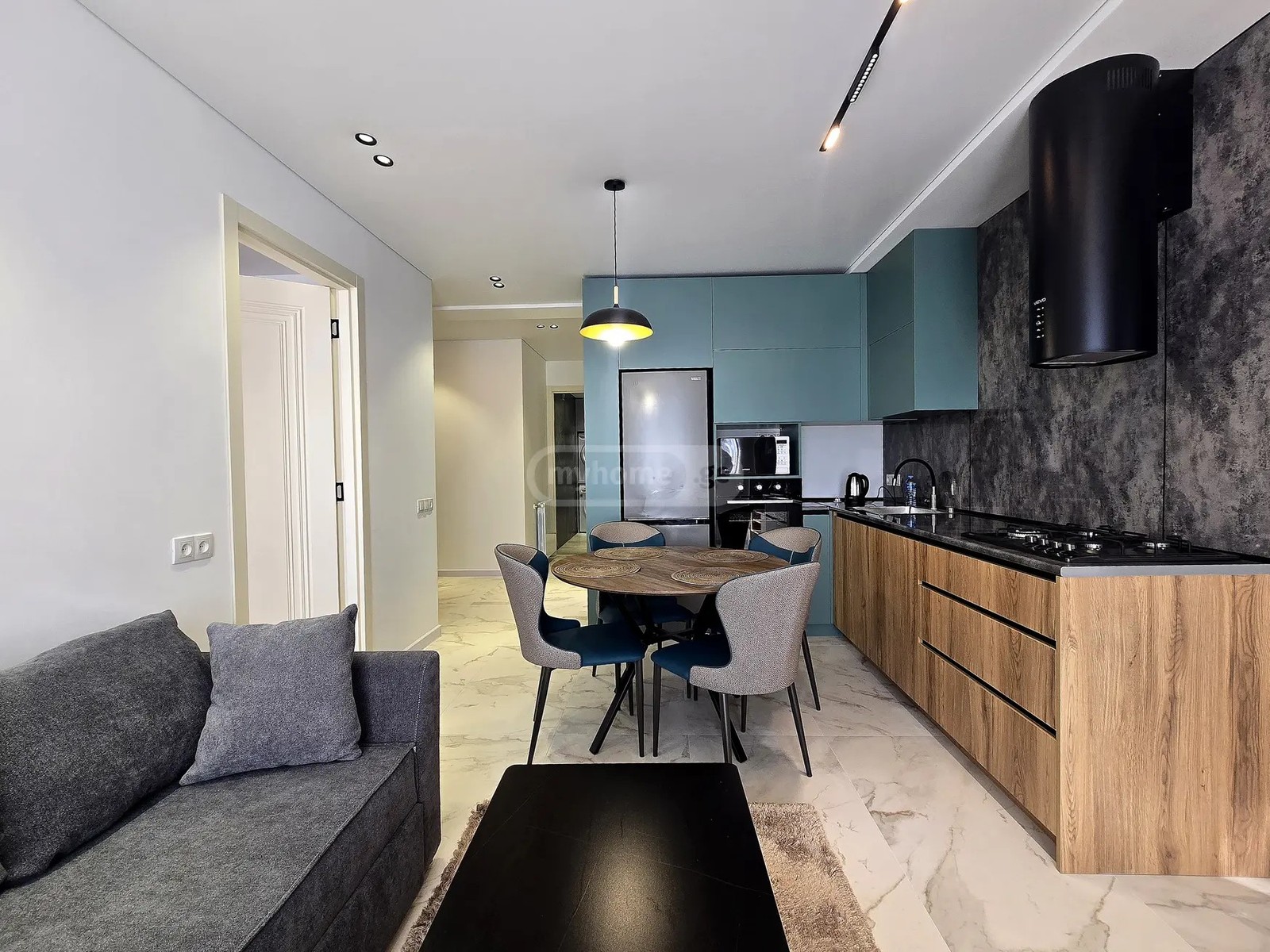 რუსთაველის ქ. 10 - 3 rooms