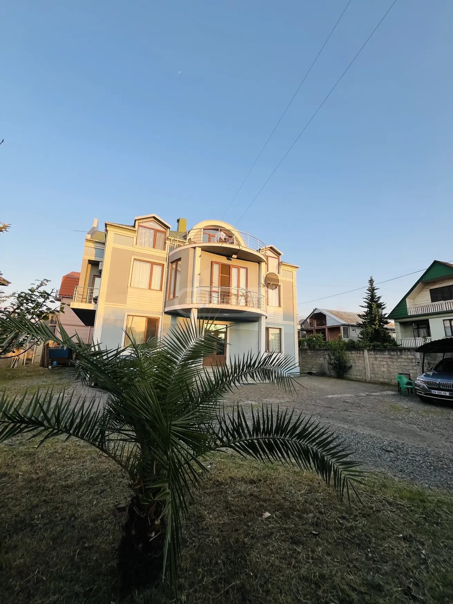 შერვაშიძე გ. ქ. 8 - 3 rooms