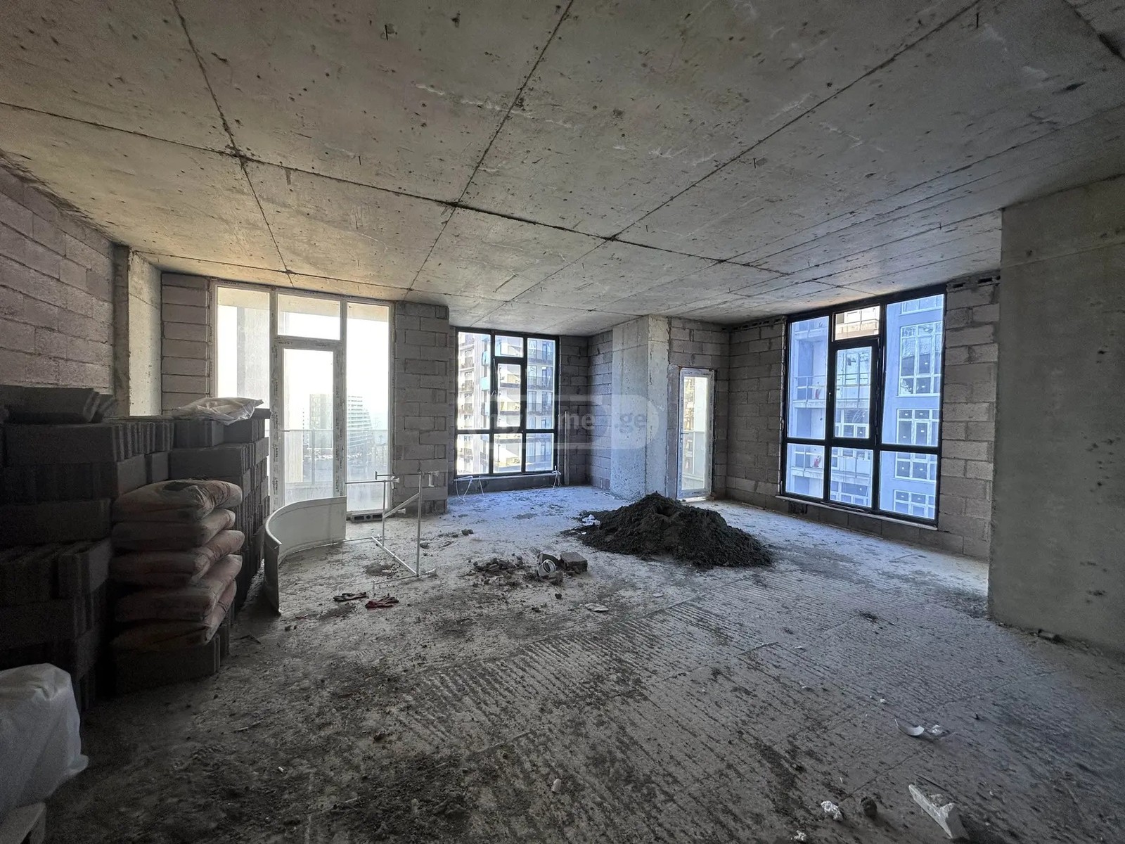 ზღვის პირის ქ. 10ლ - 3 rooms