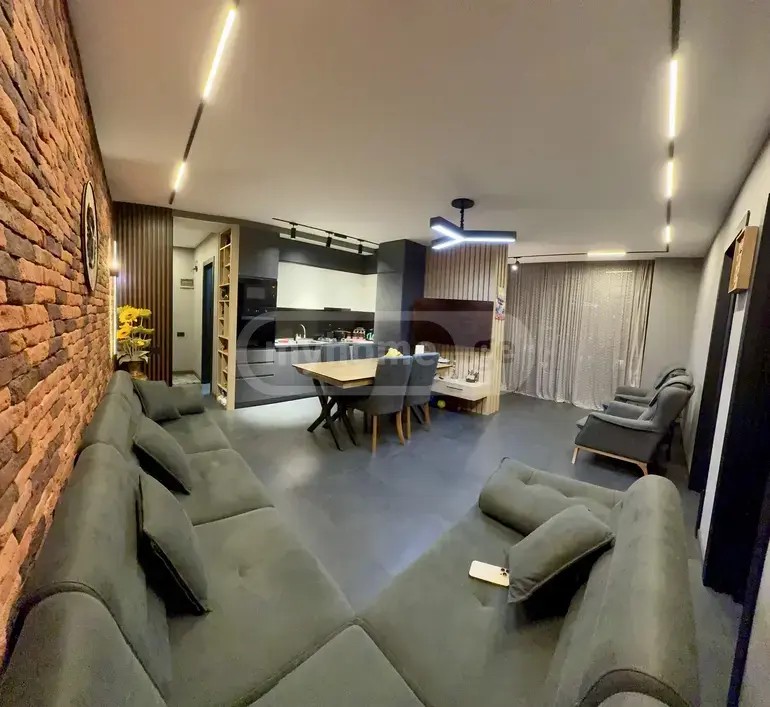 ჩაიკოვსკი პ. ქ. 75 - 4 rooms