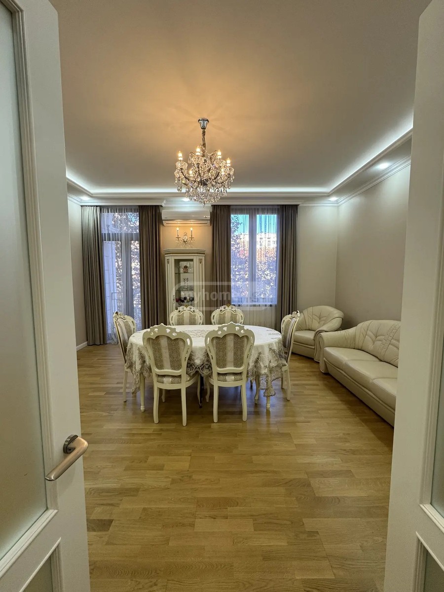 ჭავჭავაძე ი. გამზირი 42 - 5 rooms