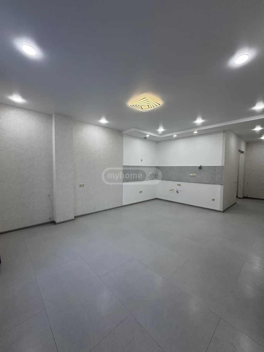 წმინდა ევდემოზ კათოლიკოსის ქ. 48 - 4 rooms