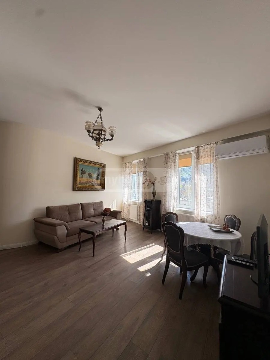 ქუჩიშვილის ქ. 18 - 4 rooms