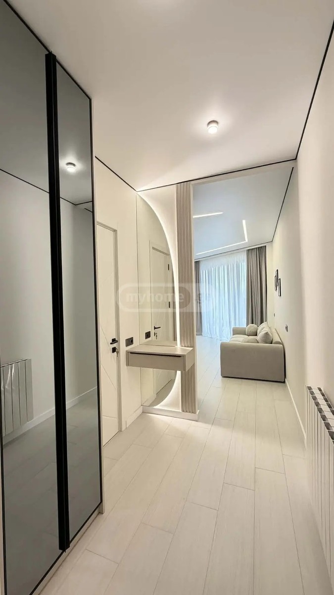 ბერი გაბრიელ სალოსის გამზ.  - 3 rooms