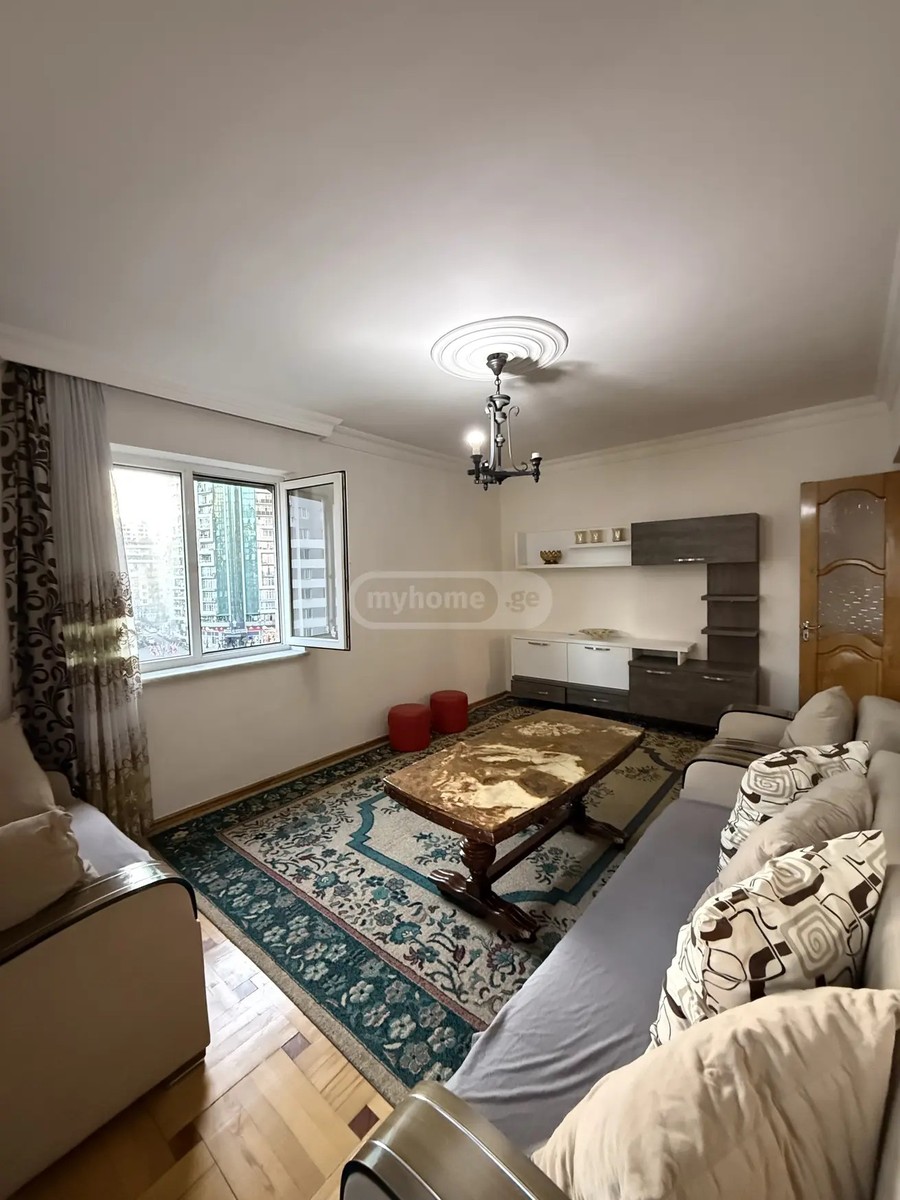 აბუსერიძე ტ. ქ. 38 - 5 rooms