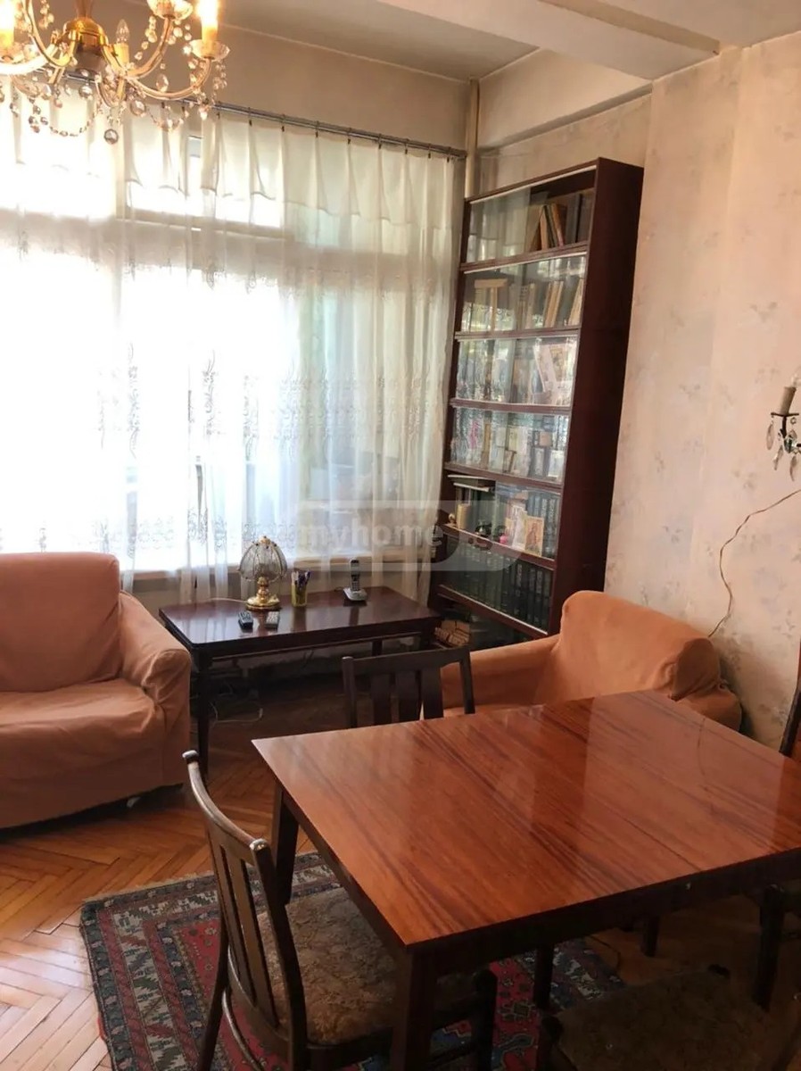 ბერძენიშვილის ქ. 000 - 3 rooms