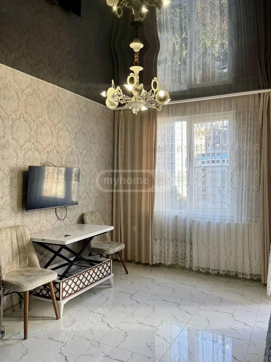აღმაშენებლის ქ. 1 - 3 rooms