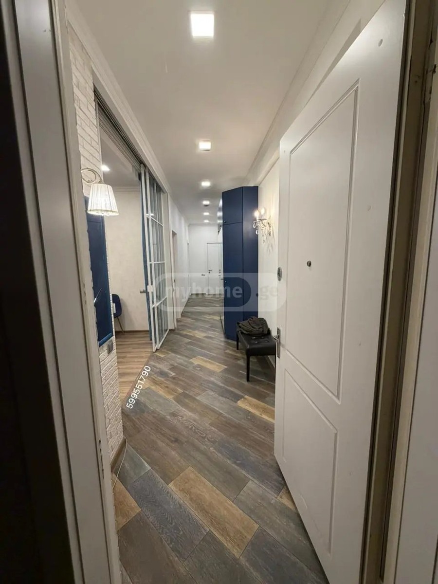 რუსთაველის გამზ. 8 - 3 rooms