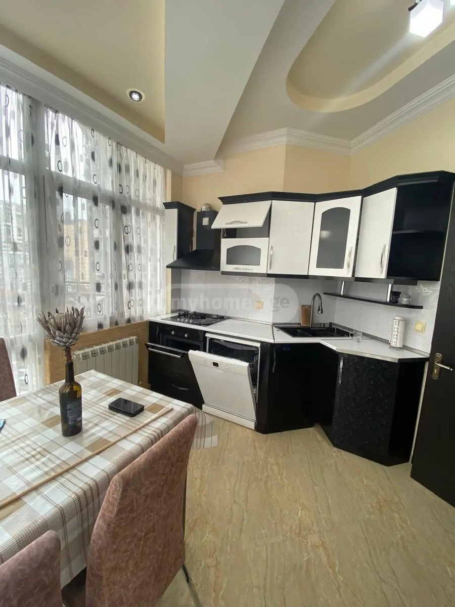 ანგისის ქ. 8 - 4 rooms