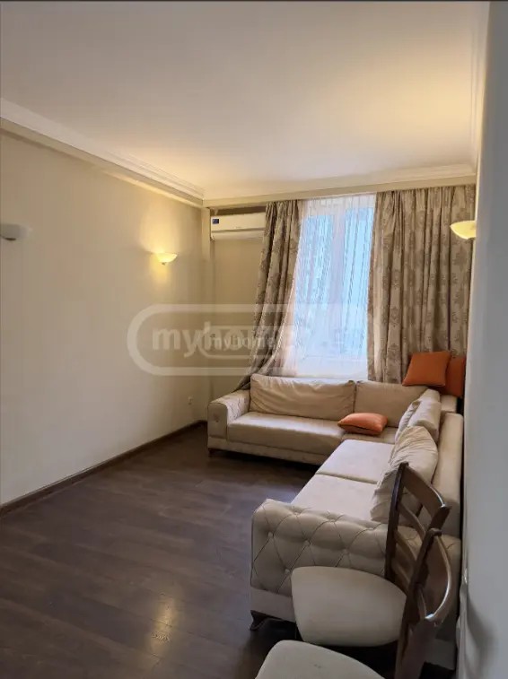 პოლიტკოვსკაია ა. ქ. (ჯიქია)  - 3 rooms