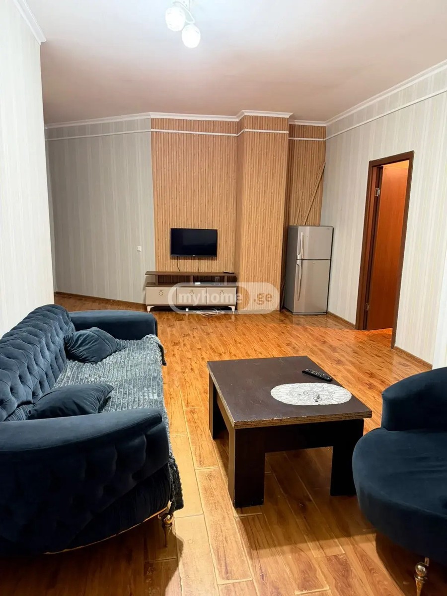აღმაშენებლის გამზ.  - 3 rooms