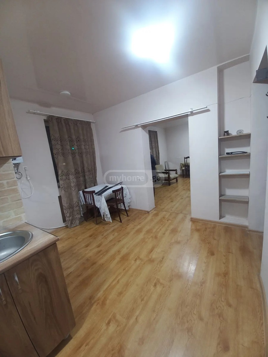 ახალგაზრდობის გამზ. 66 - 3 rooms