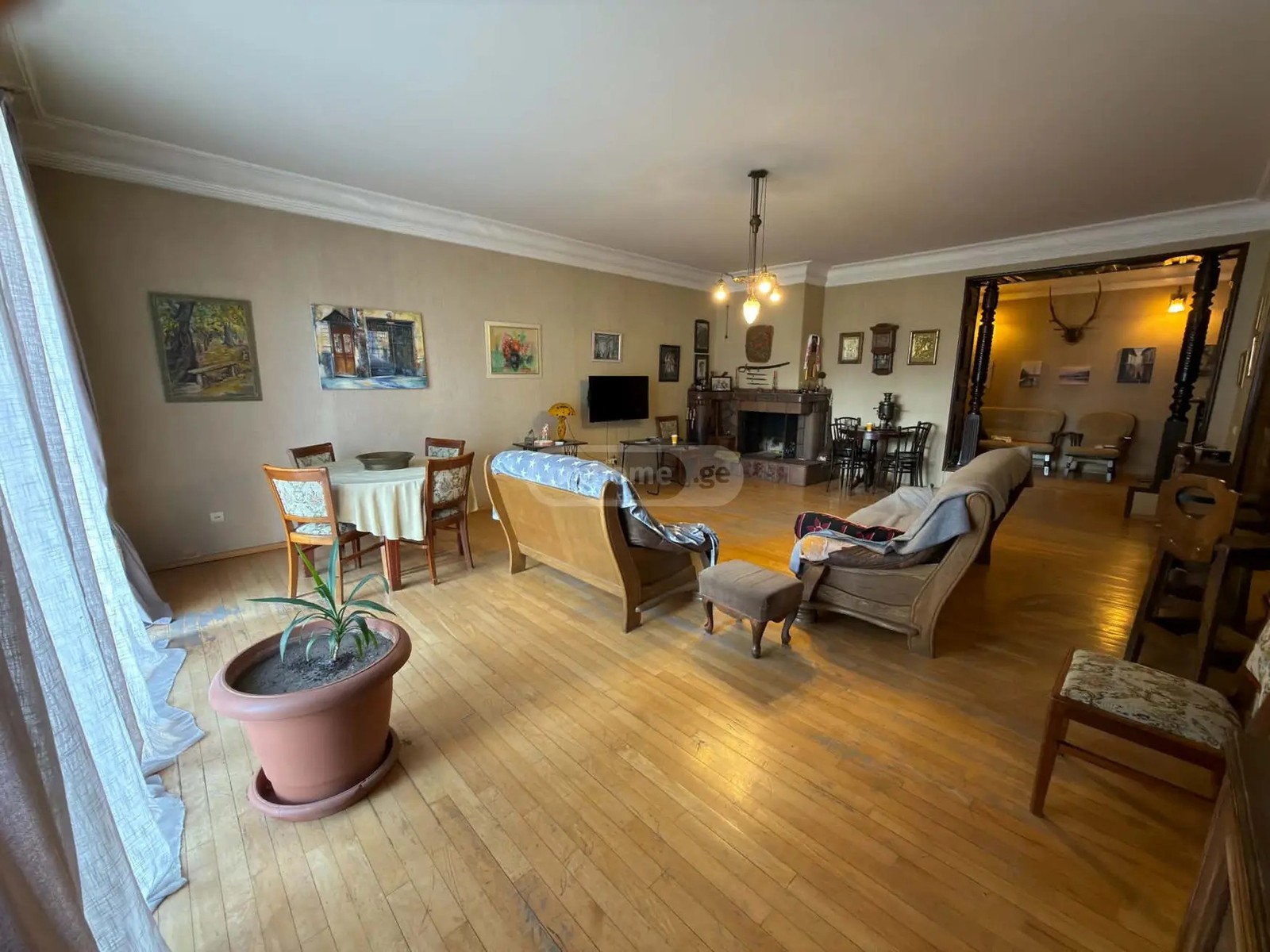 გაზაფხულის ქ. 11 - 5 rooms