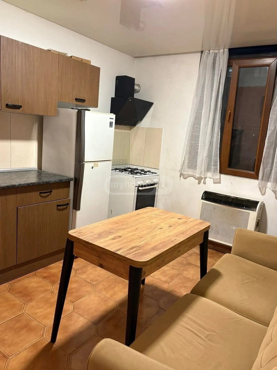 ტაბიძის ქ. 3 - 3 rooms