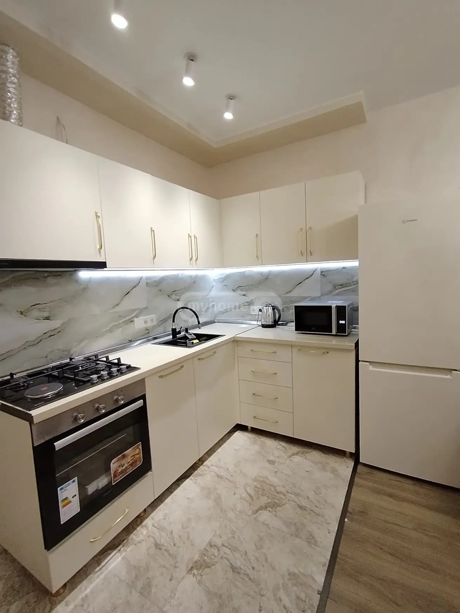 პუშკინის ქ. 79 - 3 rooms