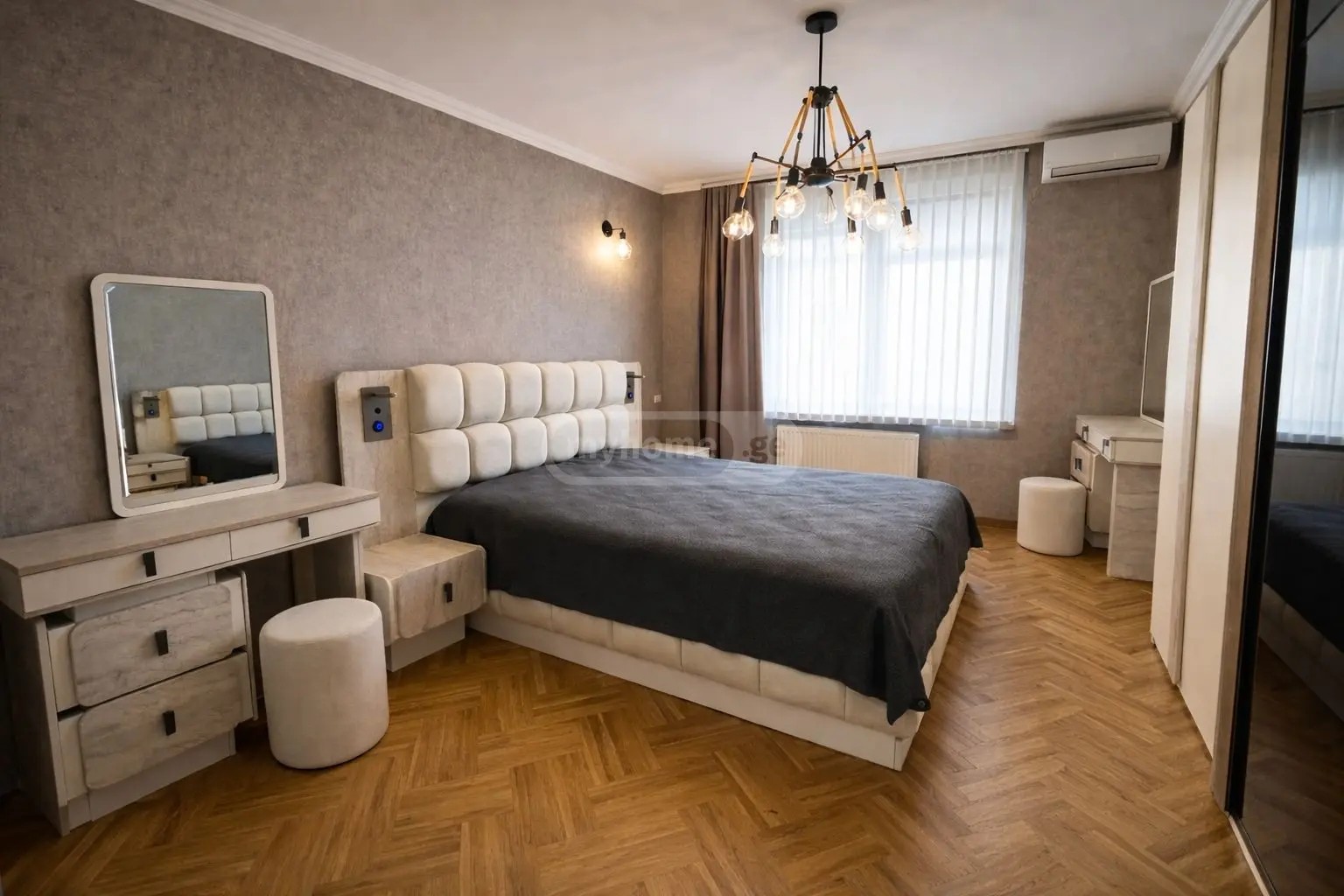 წერეთლის გამზ. 110 - 5 rooms