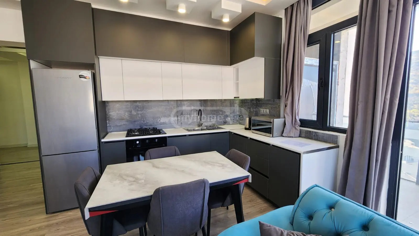 უნივერსიტეტის ქ. 24 - 2 rooms