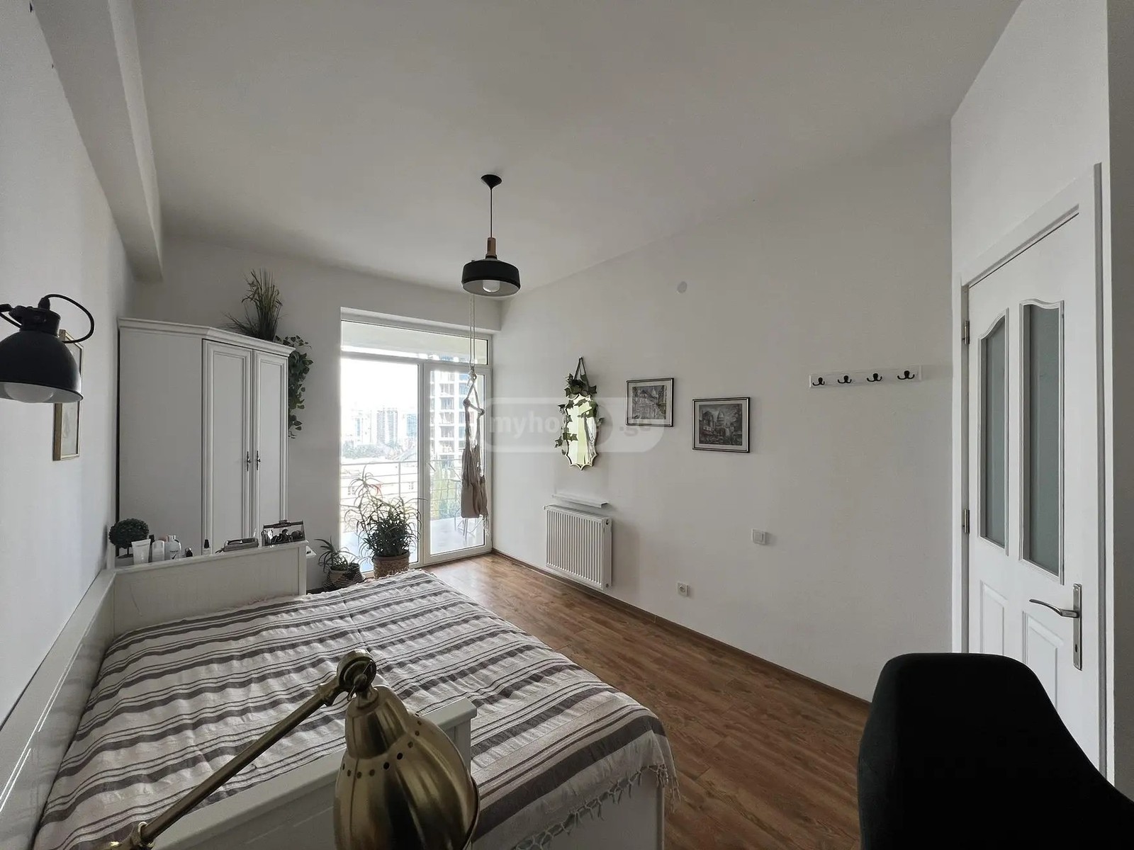 ჭავჭავაძე ი. გამზირი 49ბ - 3 rooms