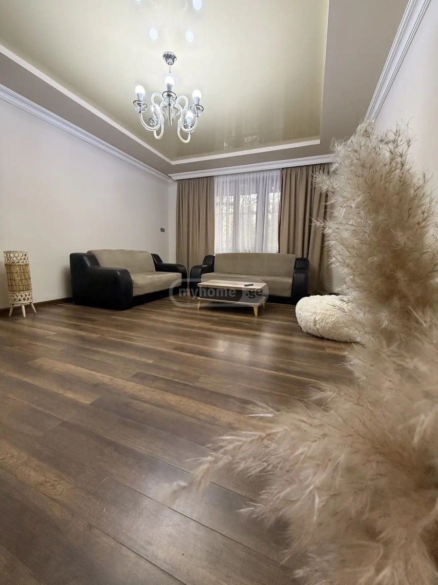 აღმაშენებლის ქ. 18 - 3 rooms