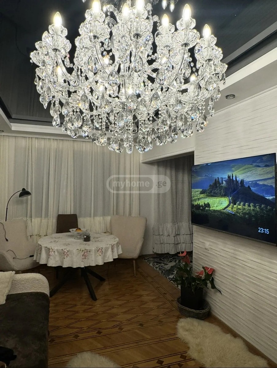 სულხან-საბას გამზ. 21 - 4 rooms