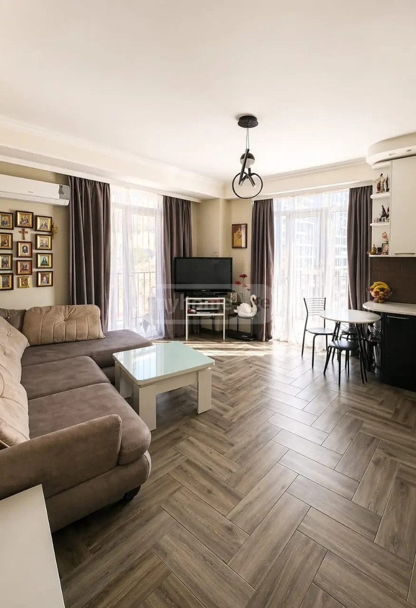 ამაშუკელი ე. ქ. 22 - 4 rooms