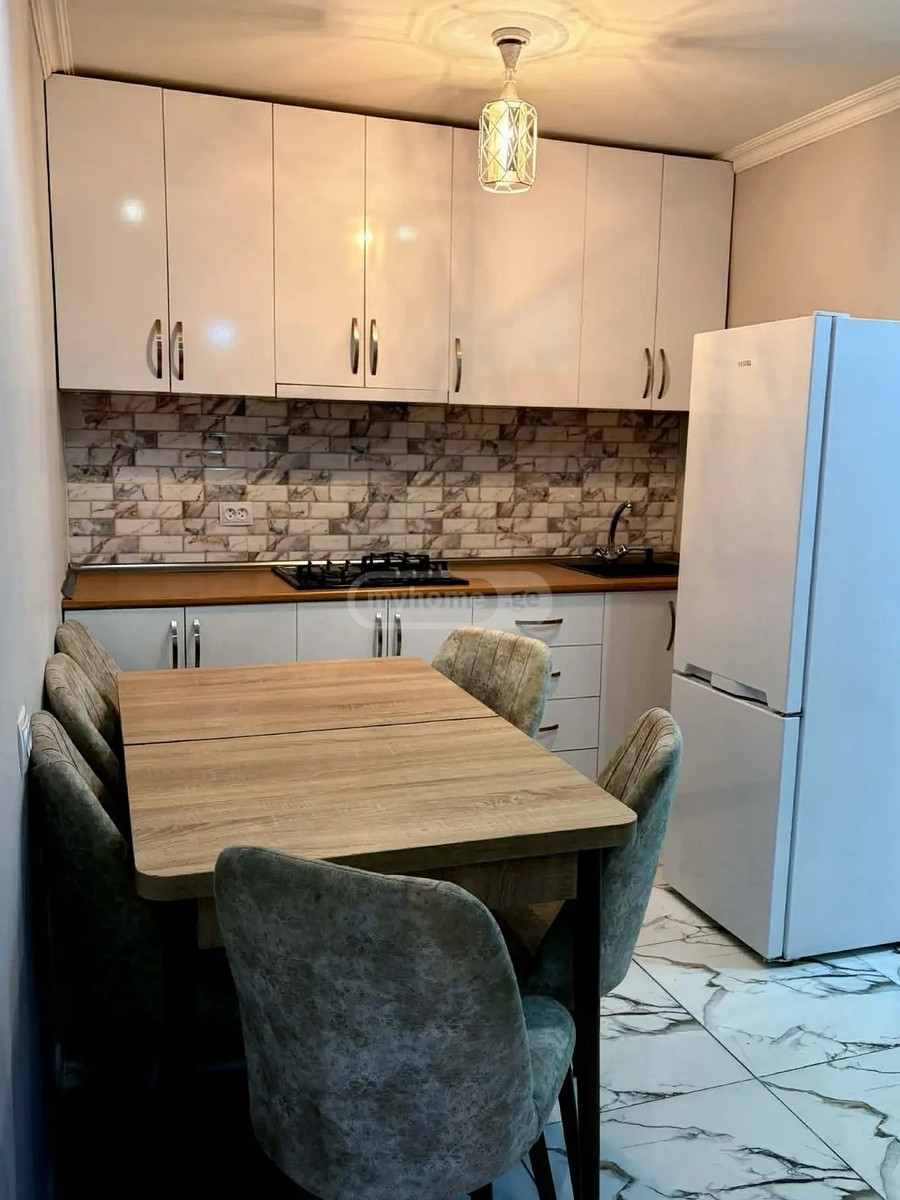 აბუსერიძე ტ. ქ. 31 - 3 rooms