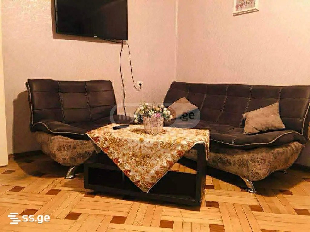 პეკინის გამზ. 18 - 1 rooms
