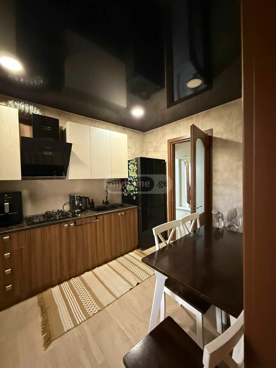 ბერი გაბრიელ სალოსის გამზ. 0 - 3 rooms
