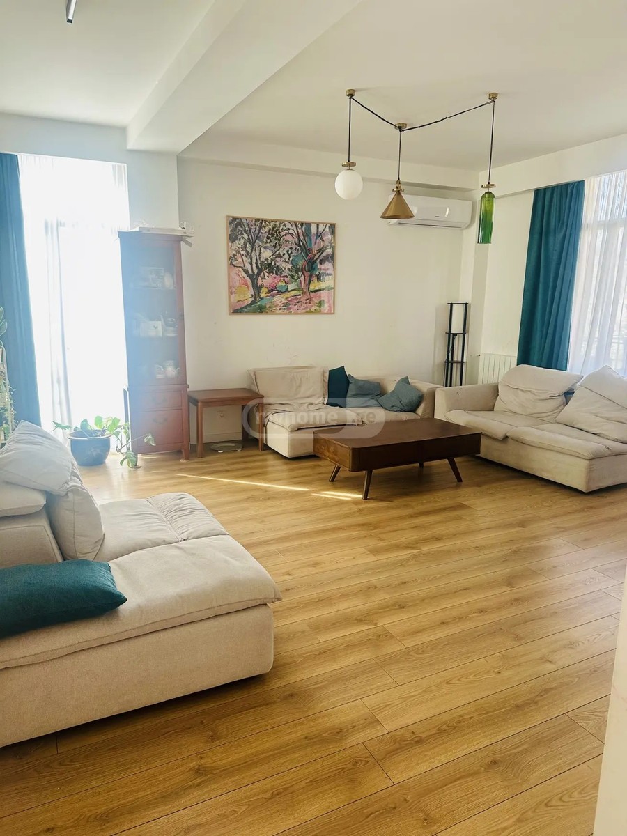 დელისის ქ. 22 - 4 rooms