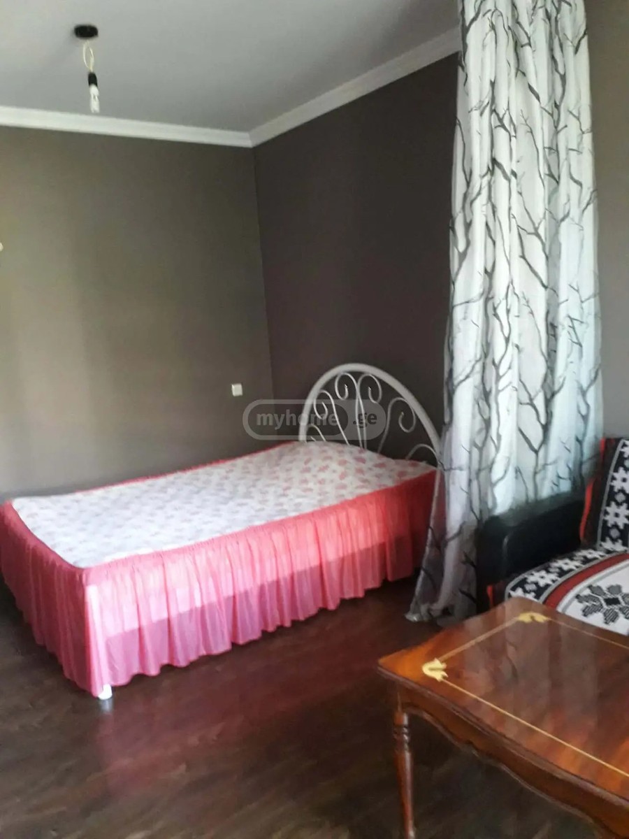 გამსახურდია ზ. ქუჩა 19 - 1 rooms