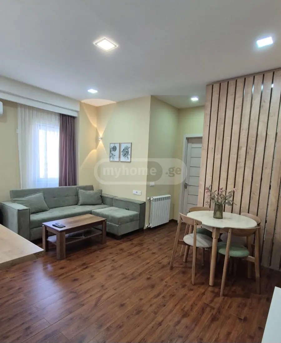 პოლიტკოვსკაია ა. ქ. (ჯიქია) 38 - 3 rooms