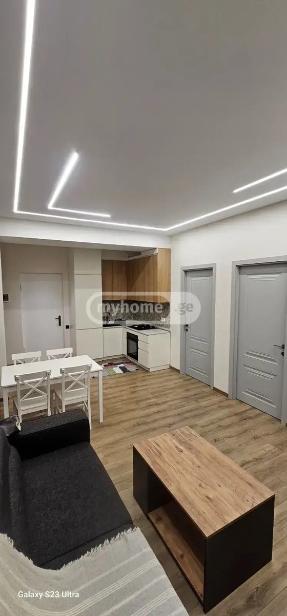 აღმაშენებლის გამზ.  - 3 rooms