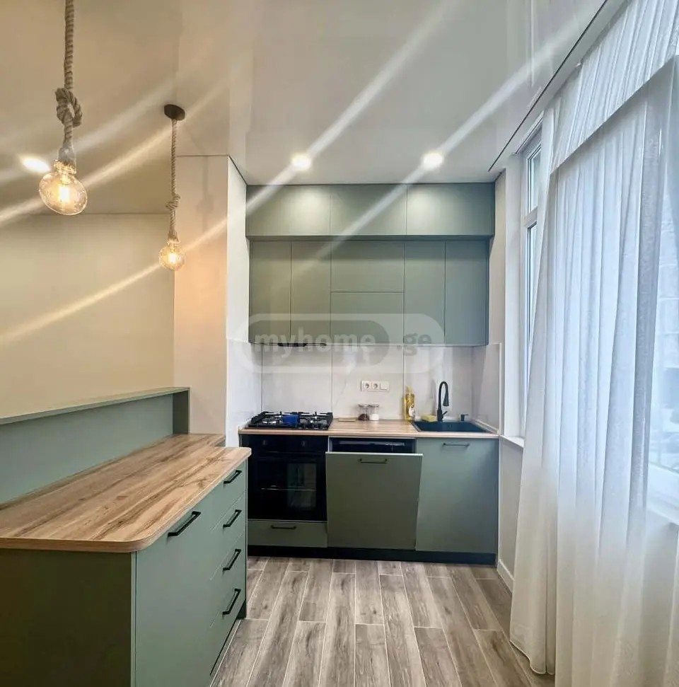კომახიძე მ. ქ. 97 - 3 rooms