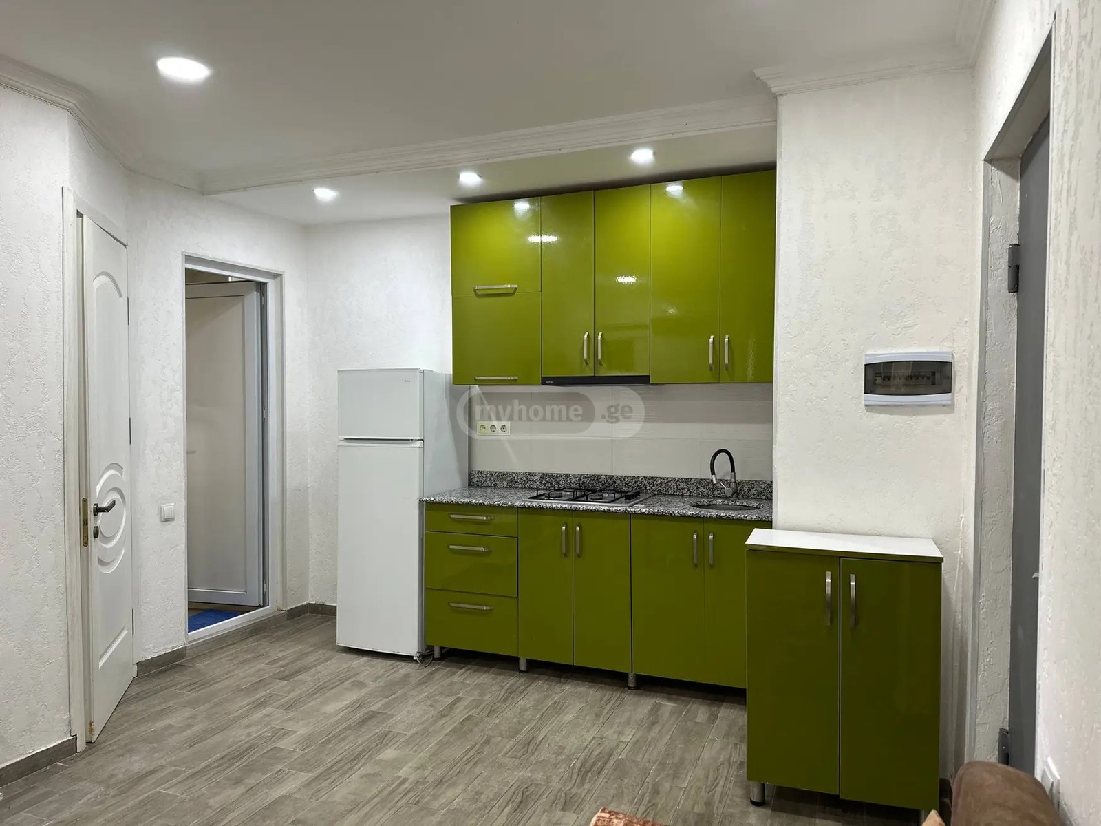 აეროპორტის გზატკეცილი 8 - 2 rooms